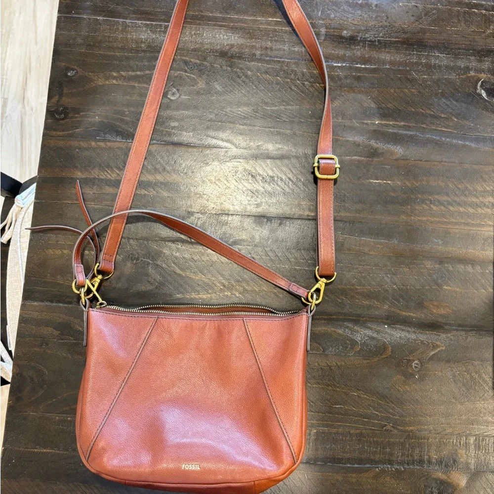 Fossil Tan Leather Crossbody Bag - Picture 2 of 10